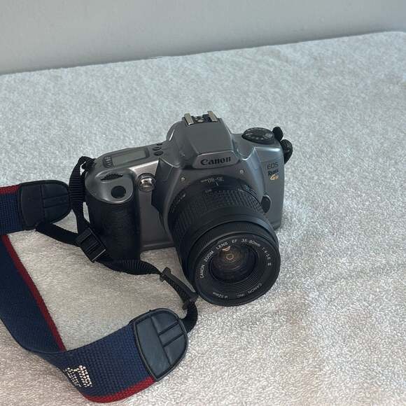 Canon 35mm Camera with EF 35-80mm Lens - Picture 1 of 6